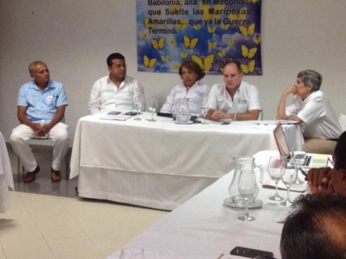 Alan Jara se reúne con víctimas en Valledupar