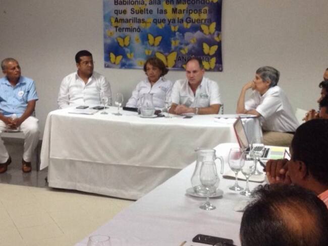 Alan Jara se reúne con víctimas en Valledupar