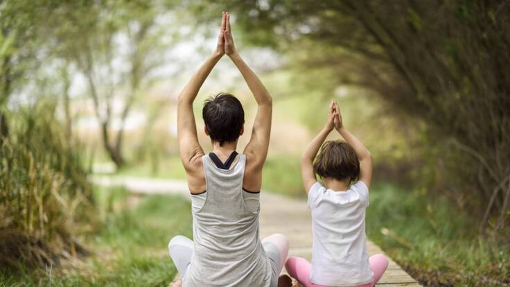 Acompañe a sus hijos a clases de yoga con Dayana Villota