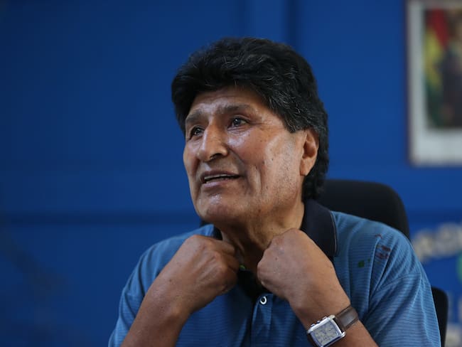 AME2018. LA PAZ (BOLIVIA), 17/01/2025.- Fotografía de archivo del 6 de noviembre de 2024 del expresidente de Bolivia, Evo Morales (2006-2019), durante una entrevista con EFE en Lauca Ñ (Bolivia). Evo fue declarado este viernes en "rebeldía" por un tribunal, ya que por segunda vez no se presentó a la audiencia sobre el caso en su contra por trata "agravada" de personas en la que se investiga una presunta relación con una menor con la que habría tenido un hijo. EFE/ Luis Gandarillas ARCHIVO