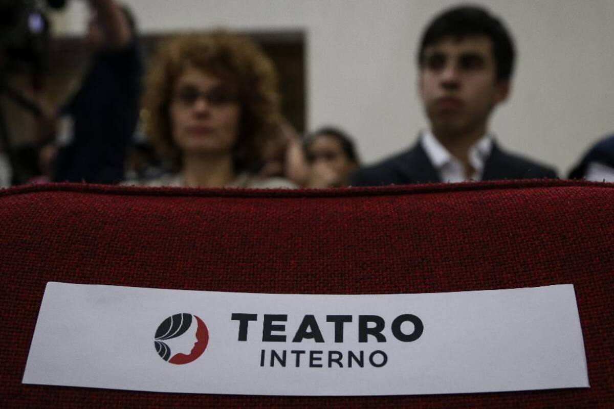 Luego de que el Inpec la había censurado por el contenido de una nueva obra de teatro que desde hace meses Johanna Bahamón venía preparando con las reclusas de la cárcel El Buen Pastor, este lunes la presentó en las instalaciones de la Defensoría del Pueblo en Bogotá