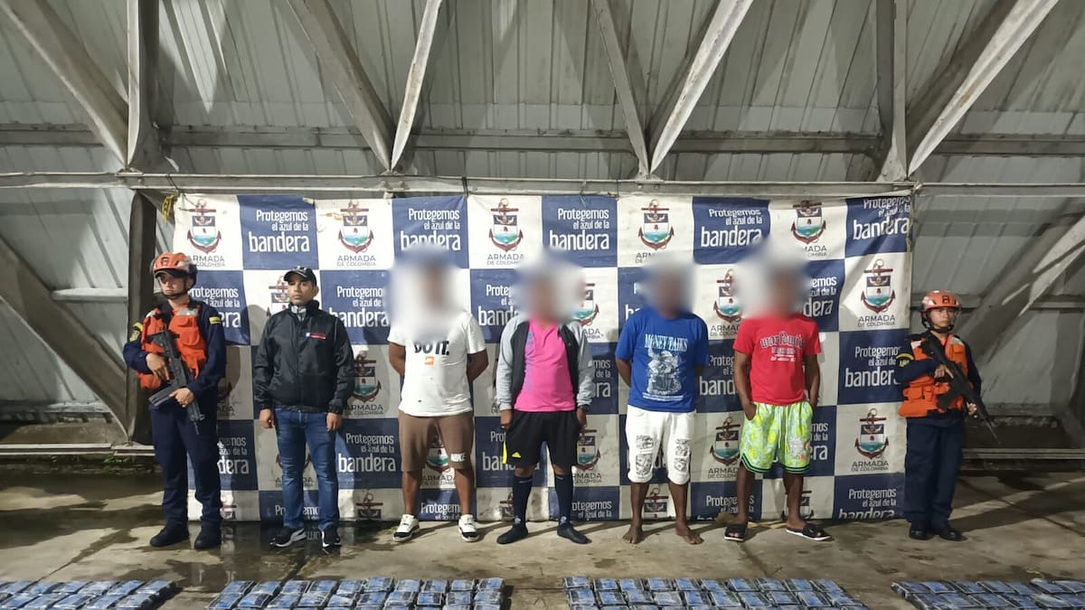 Incautan cerca de una tonelada de marihuana y detienen varios extranjeros en el Pacífico