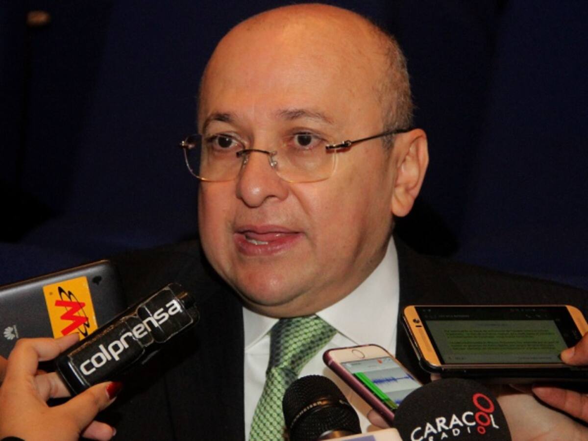 La Fiscalía investigaría a Plazas Vega por la retoma al Palacio de Justicia