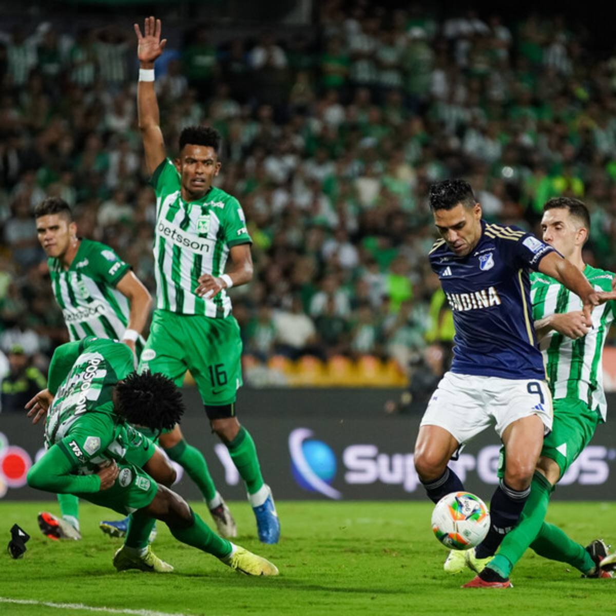 Jugadores de Nacional estallan por el polémico penal dado a Millonarios: “Ya no disimulan”