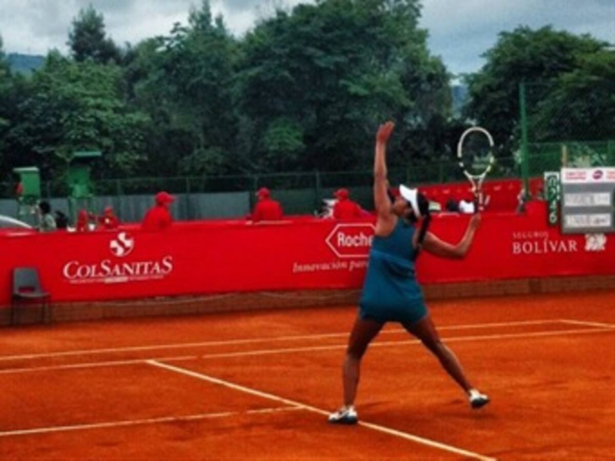 Catalina Castaño y Yuliana Lizarazo, afuera de la Copa Claro Colsanitas