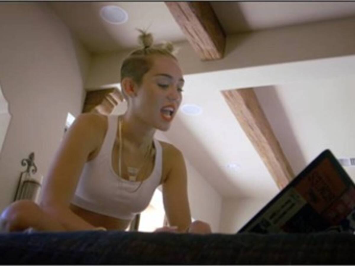 Miley Cyrus certifica en un documental su transformación en una "perra mala"