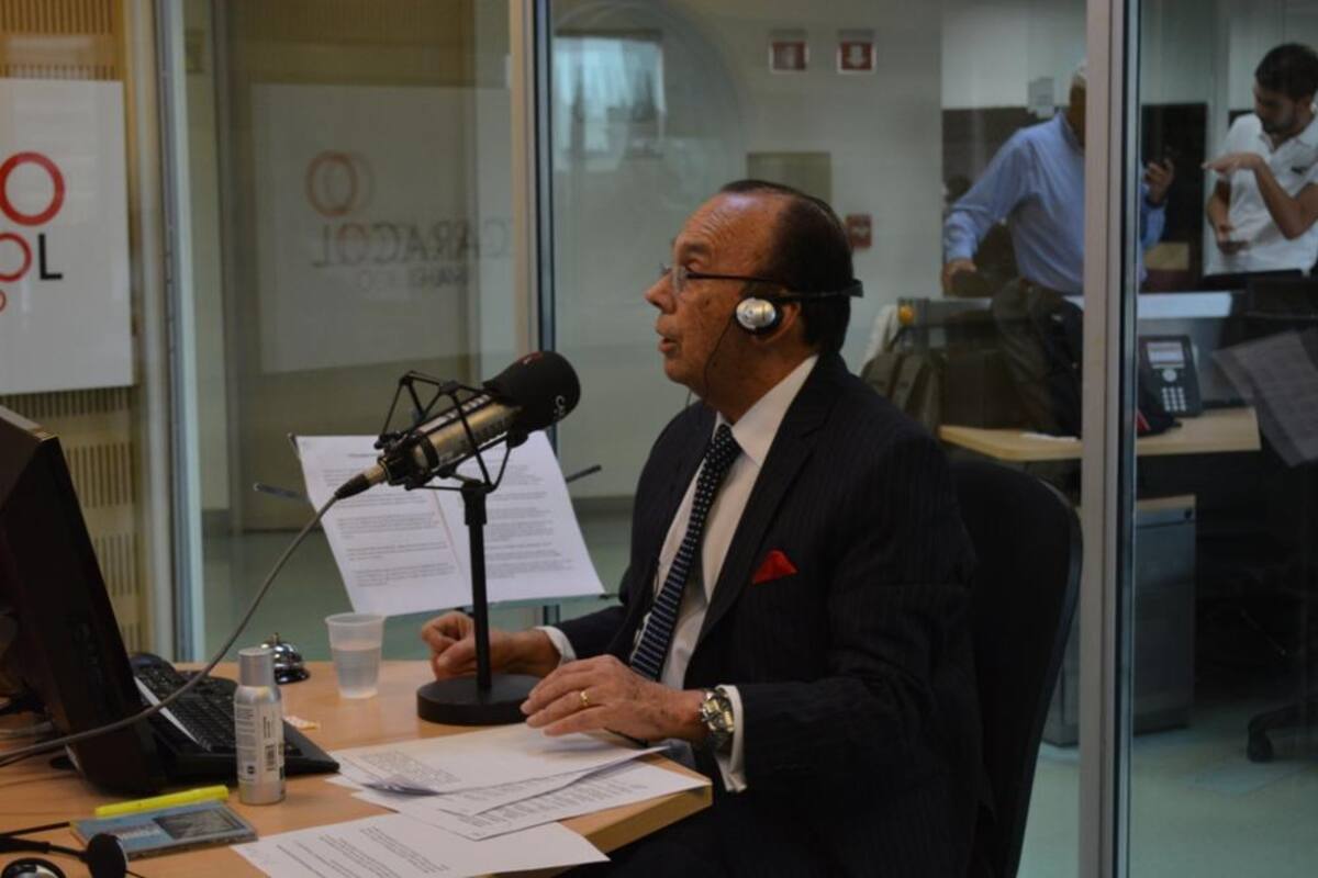 Tras dos décadas de estar inundando de humor a los colombianos, el admirado periodista se retira de La Luciérnaga, vea como desarrolla su último programa.