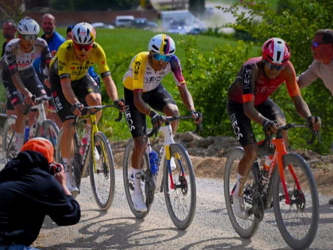 Ciclista colombiano se despide del Giro de Italia 2025 por cuestiones de salud // Getty Image