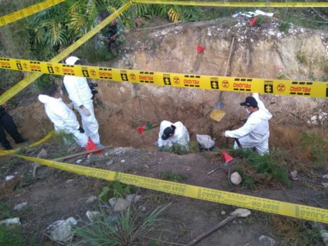 Investigadores del CTI buscan los restos de víctimas en Guarne