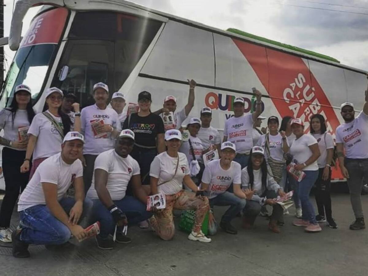 Denuncian que presunto grupo armado intimidó campaña de Petro en Armenia