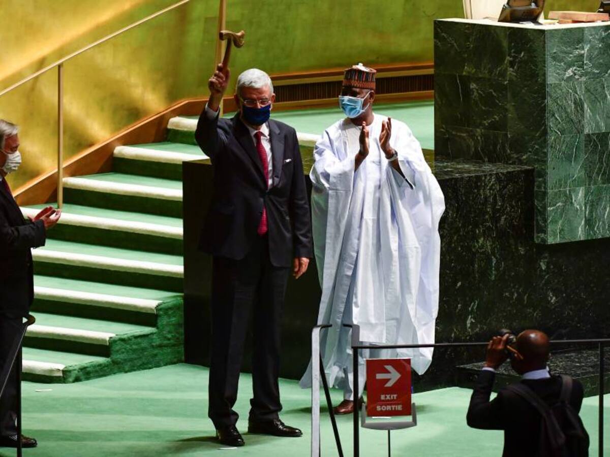 El papa Francisco pide ante la ONU reducir las sanciones internacionales