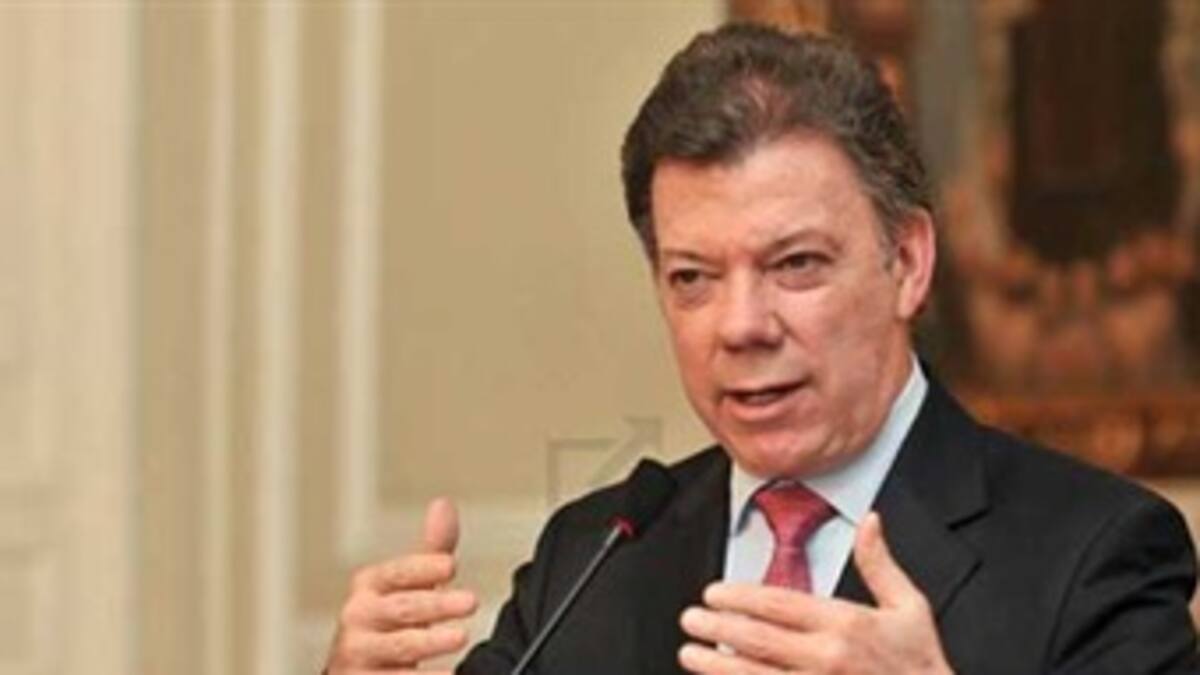 No será gravada con IVA la canasta familiar, dice presidente Santos