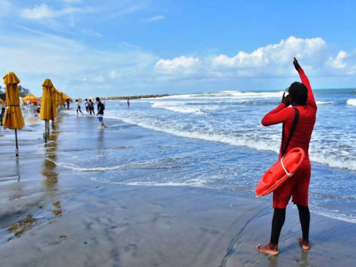 Cero ahogados y tres rescates durante semana con mar de leva en Cartagena