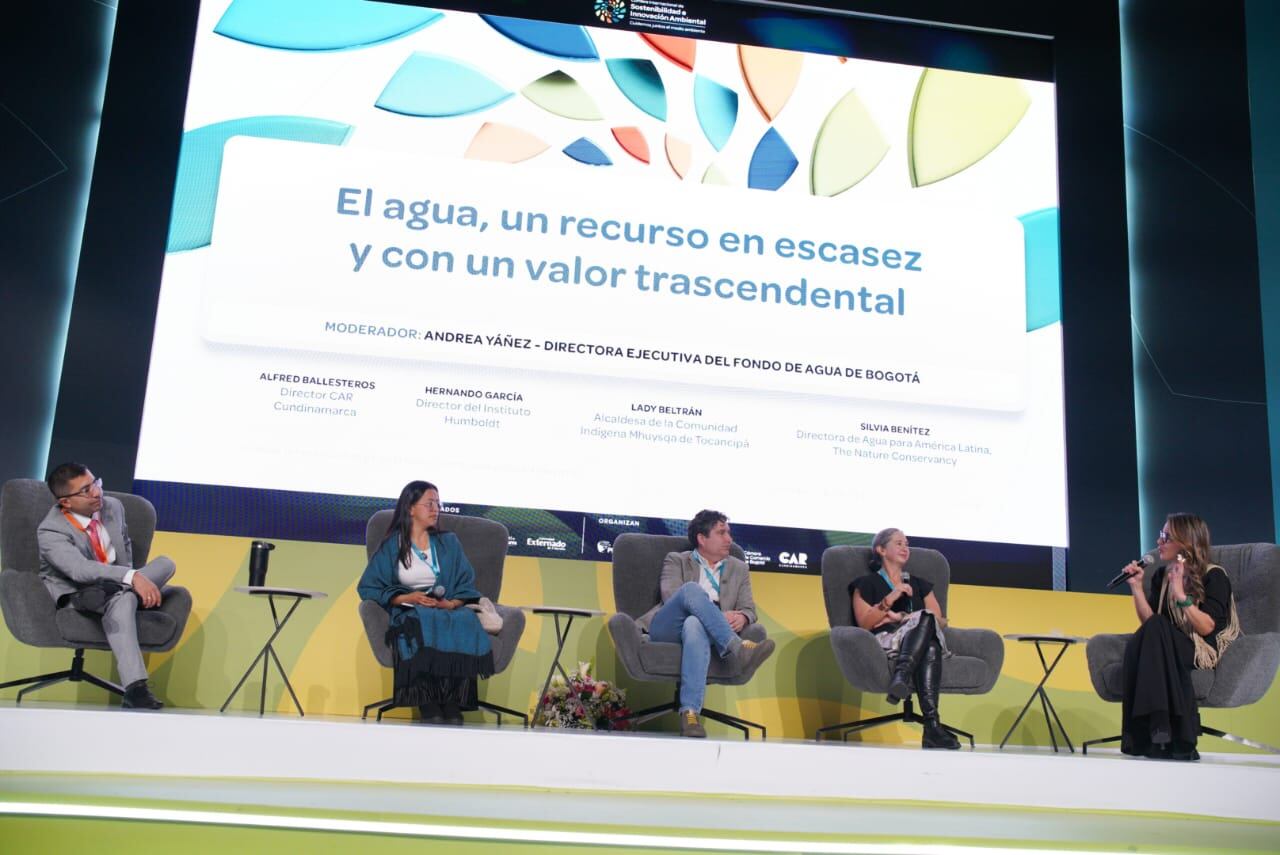 El agua fue eje central de la segunda jornada de la Cumbre Internacional de Sostenibilidad e Innovación Ambiental 2025. | Foto: Caracol Radio
