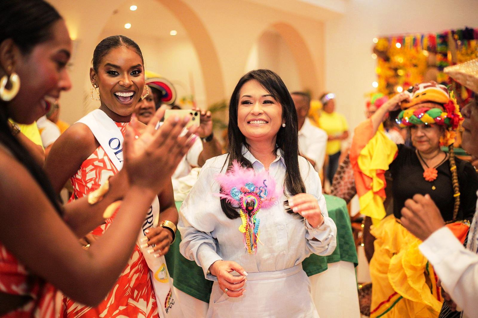 ¡Todos a la fiesta que nos une!