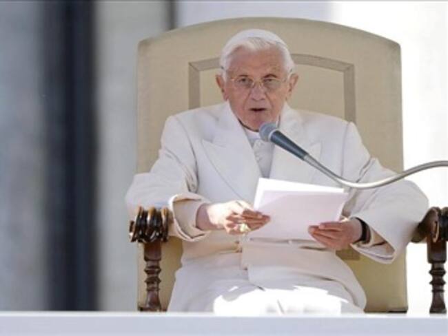 Papa afirma que el terrorismo se ha transformado en una red de complicidades políticas