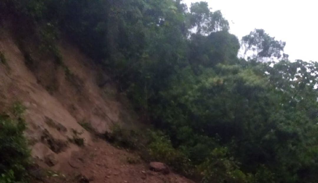 Deslizamientos en varias zonas del Tolima