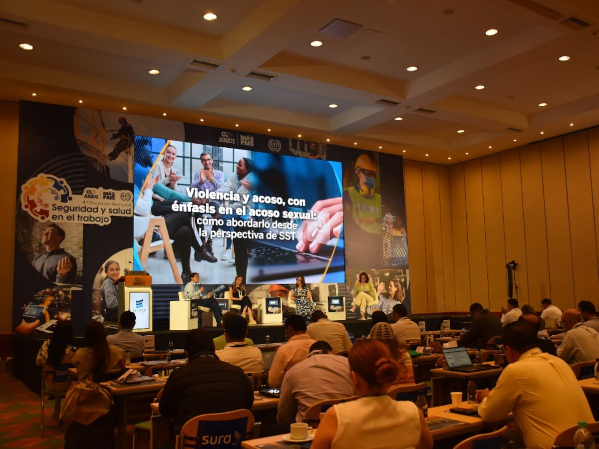 Expertos alertan sobre el impacto del ausentismo y los riesgos laborales en Colombia