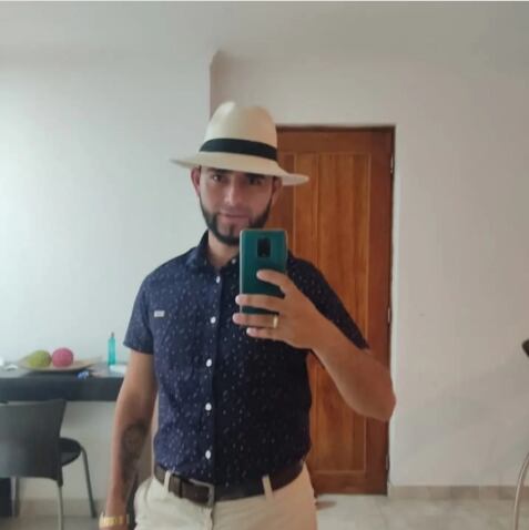 Autoridades investigan muerte de un hombre cerca a una estación de Transmilenio durante Halloween. Foto tomada de: Redes sociales