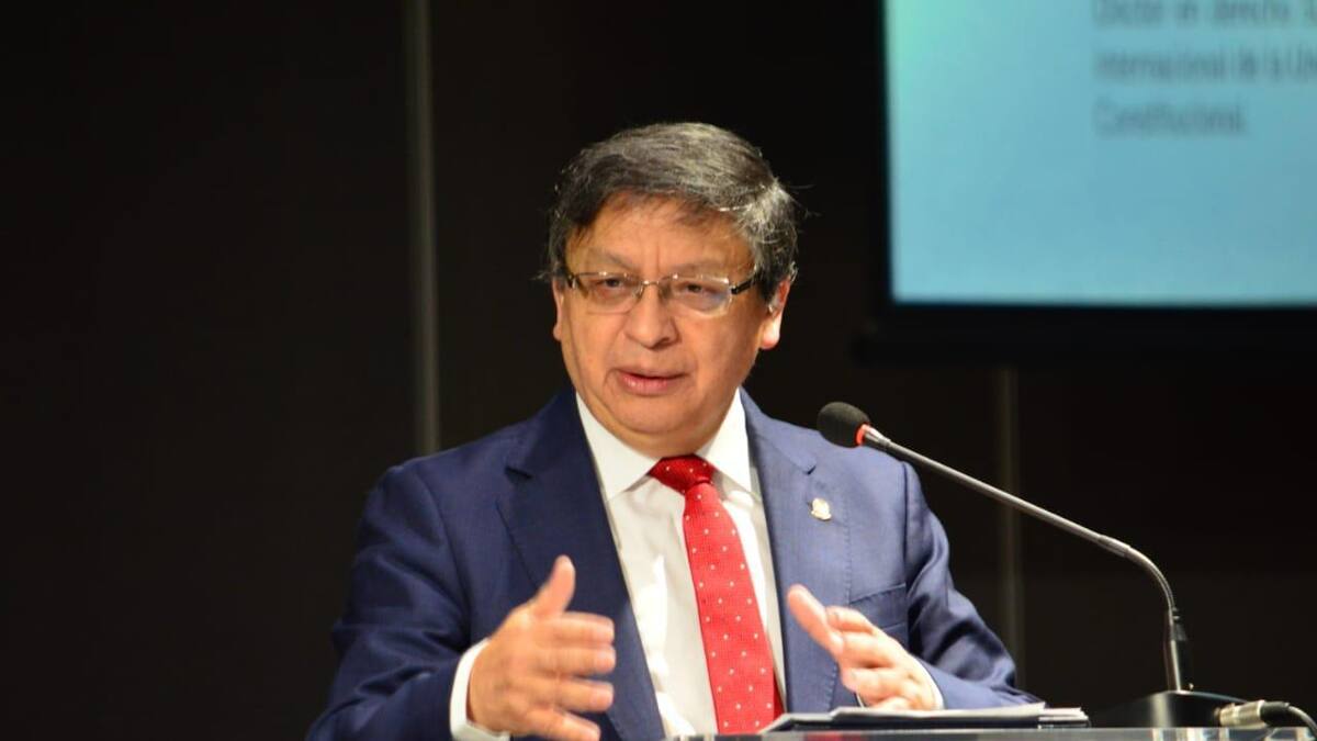 Apartan a magistrado Ibáñez de la discusión del decreto de emergencia económica