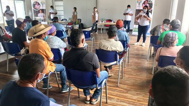Las víctimas tendrán acceso a asesoría e información que les permita iniciar o impulsar procesos de restitución.