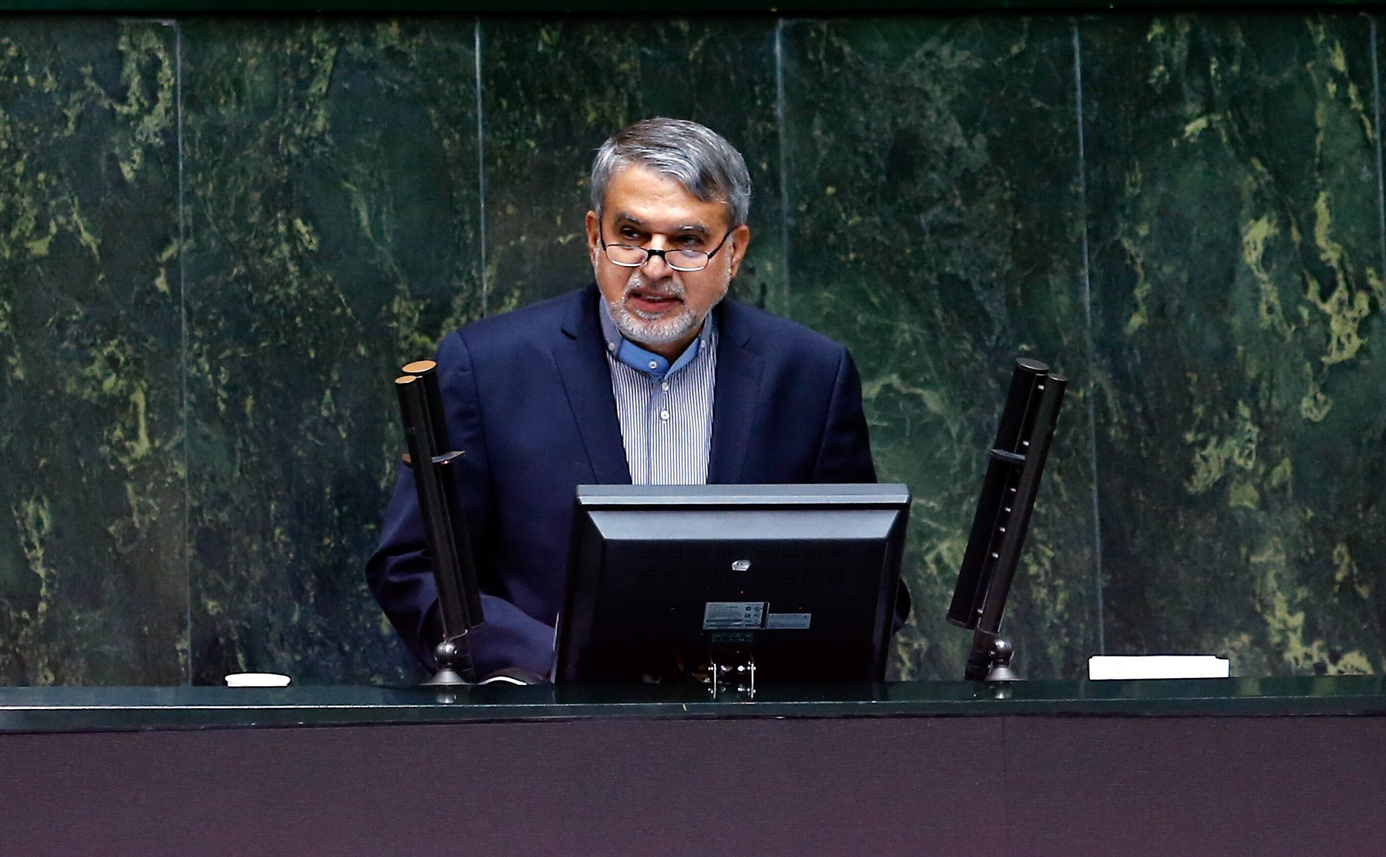 Reza Salehi Amiri en medio de conferencia en el parlamento iraní: Getty Images.