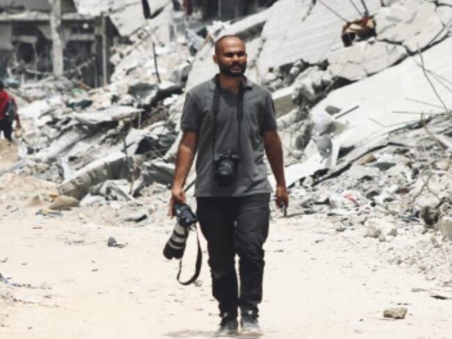 “Hasta la población civil nos tiene miedo”: Fotoperiodista palestino que documenta la guerra en Gaza