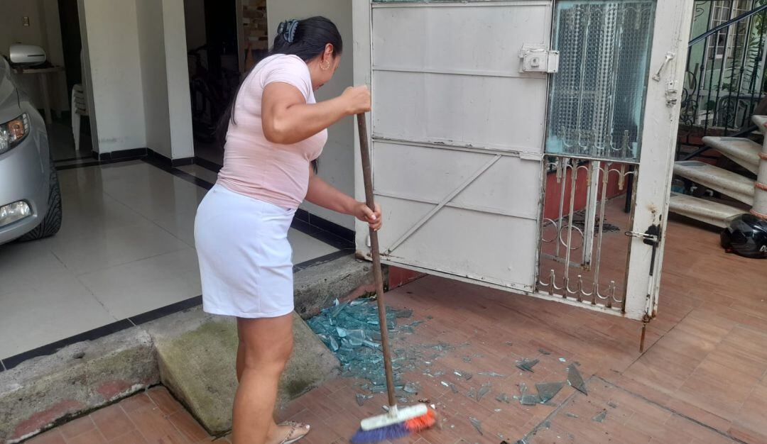 Daños en viviendas por onda explosiva del atentado en Villa del Sur