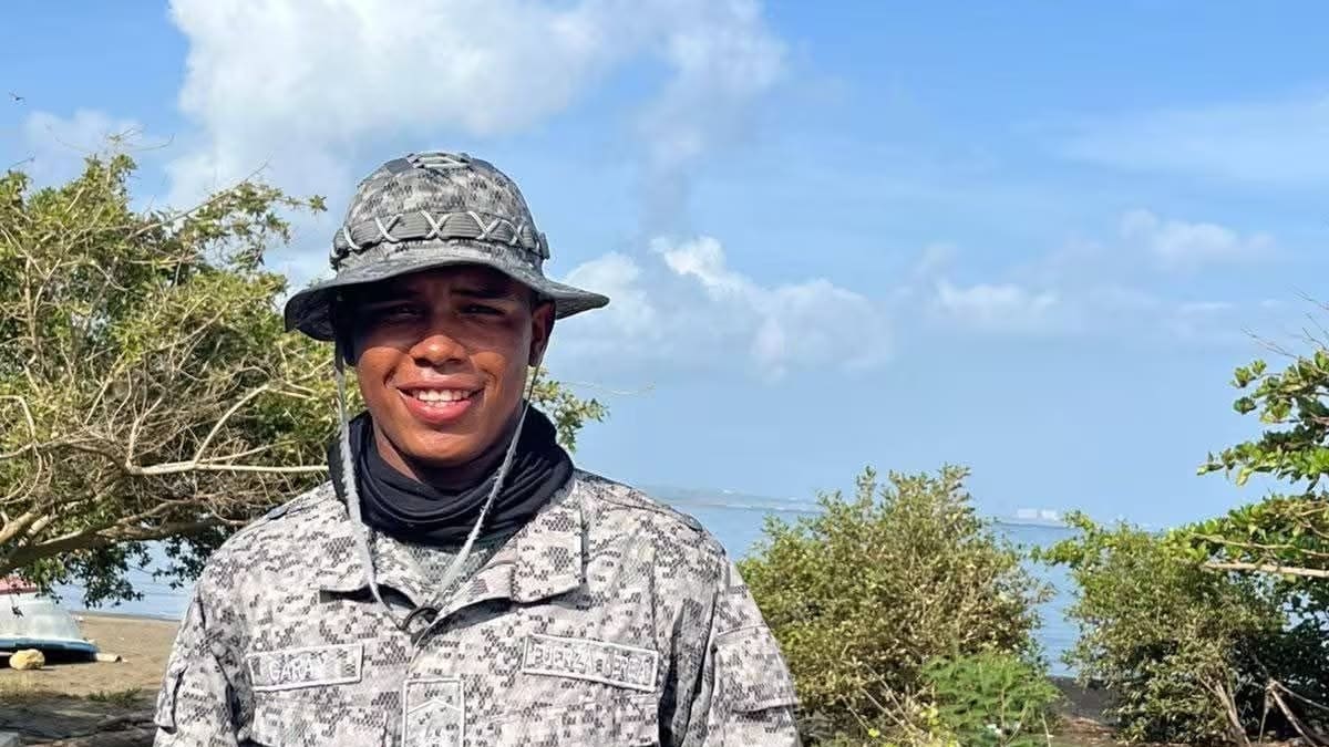 Militar dejó a su novia en casa y murió al chocar en su moto en Mahates