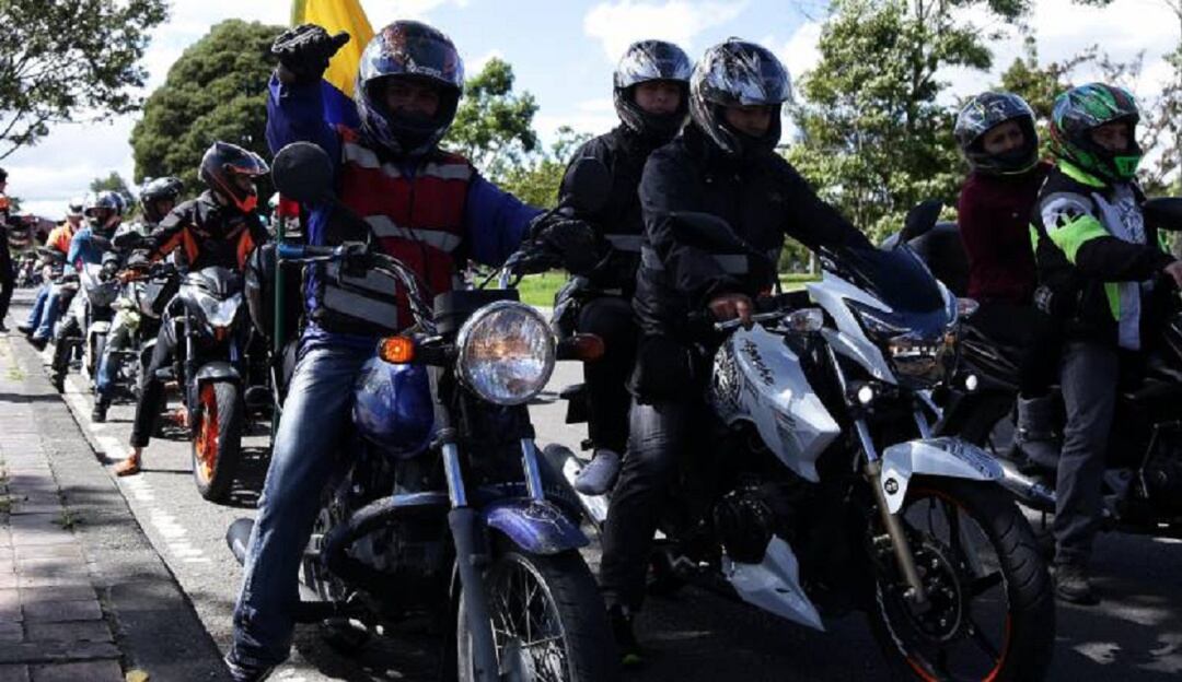 Restricción de parrilleros de motos