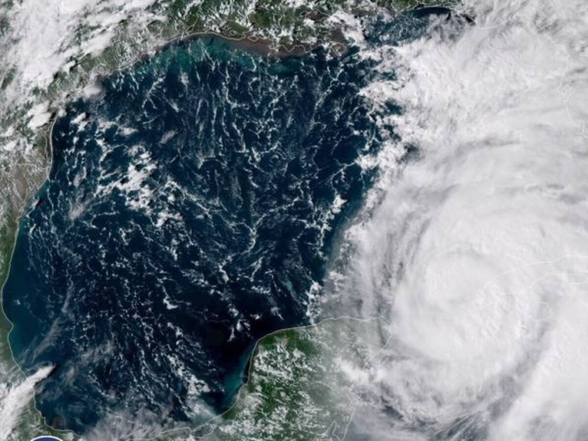 Huracán Michael se fortalece y amenaza costas de EE.UU