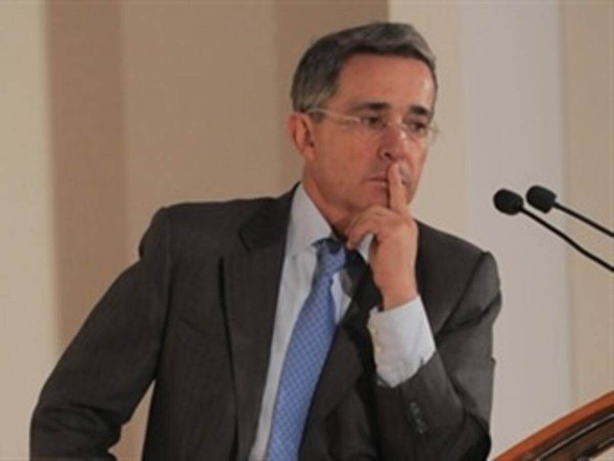 Abril 5 sería el 'día D' para definir la tercera candidatura de Uribe
