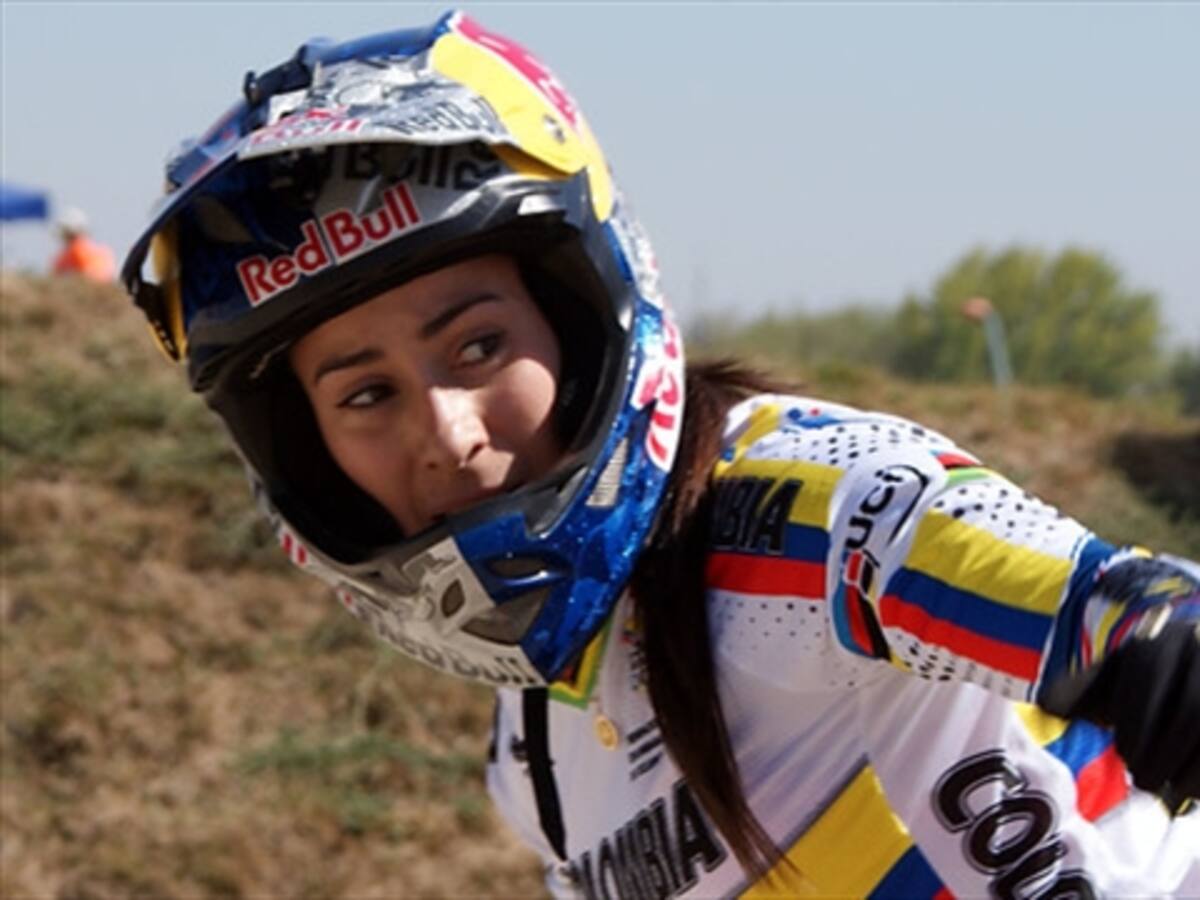 Mariana Pajón obtiene medalla de oro en la CRI de la Copa Mundo de BMX