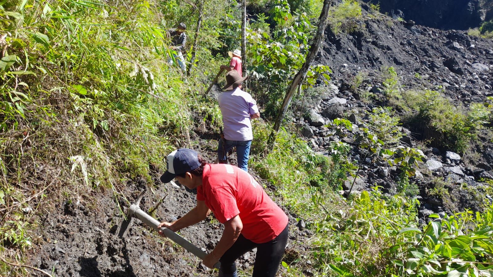 Campesinos de Pajarito abren vía luego del colapso del puente Los Grillos en la Transversal del Cusiana