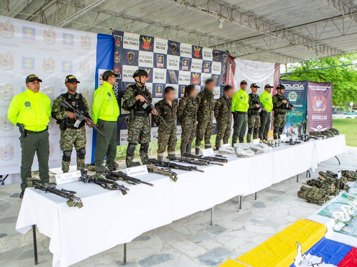 Fusiles, granadas y abundante material de intendencia, incautado en operativo antiextorsión en Neiva