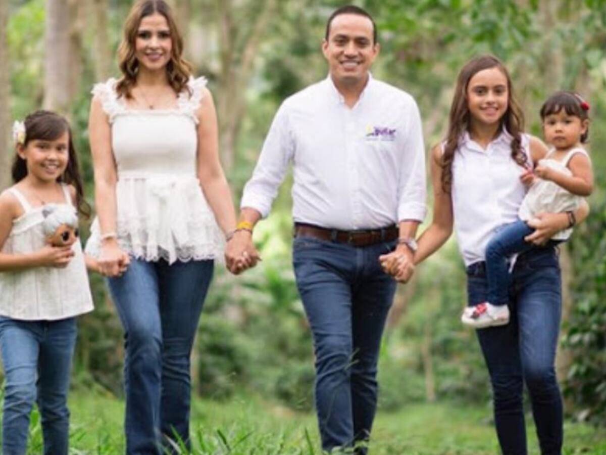 Esposa e hijas del gobernador tienen COVID-19
