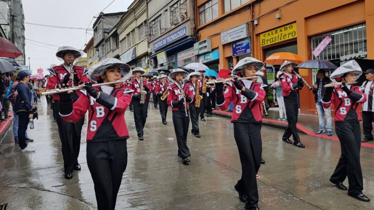 El desfile de las Carretas del Rocío en el cuarto día de la Feria de Manizales