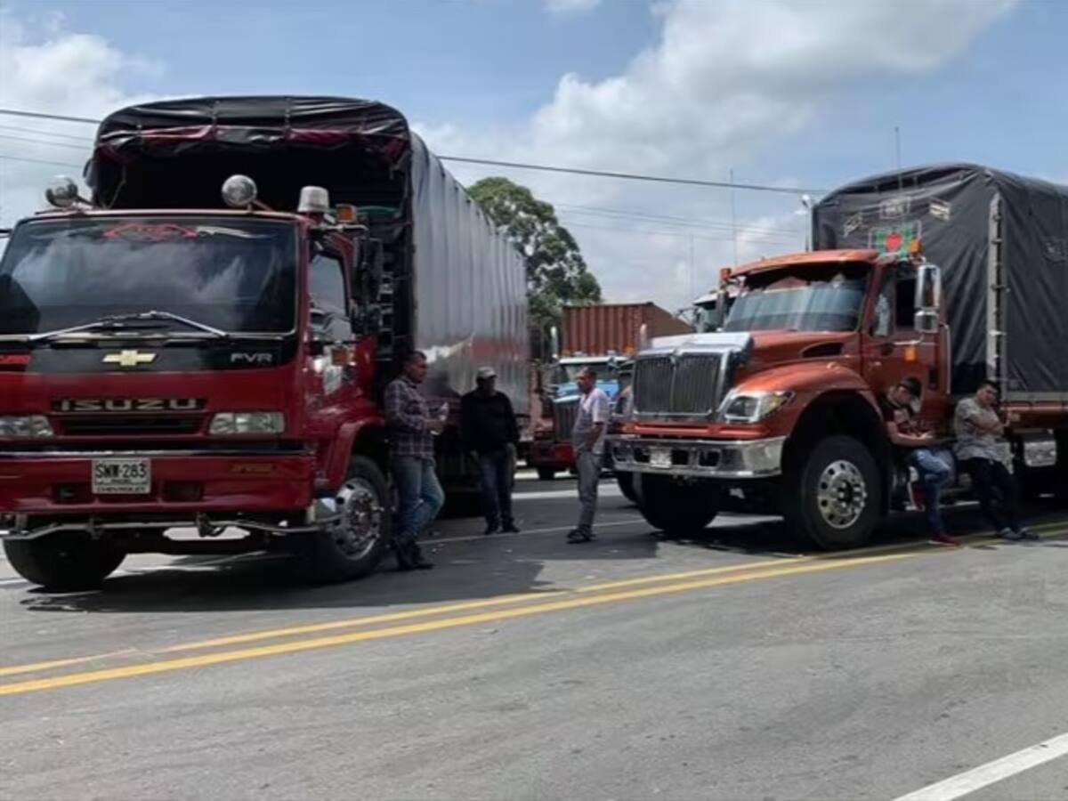 A paro indefinido llamó la Asociación de Transportadores de Carga Liviana en todo el país