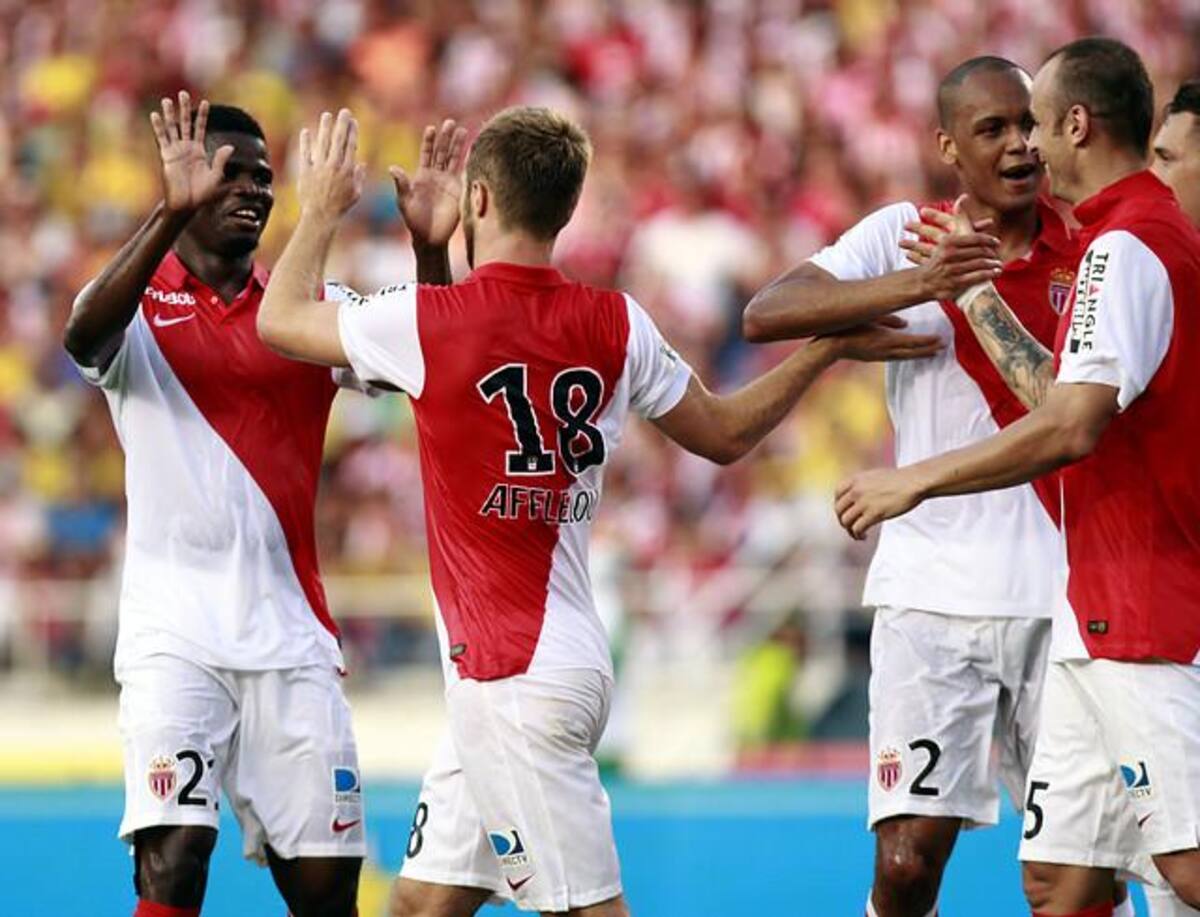 El encuentro de la Copa EuroAmericana resultó favorable al equipo del Principado, que con gol del búlgaro Dimitar Berbatov derrotó a Junior Metropolitano de Barranquilla.
