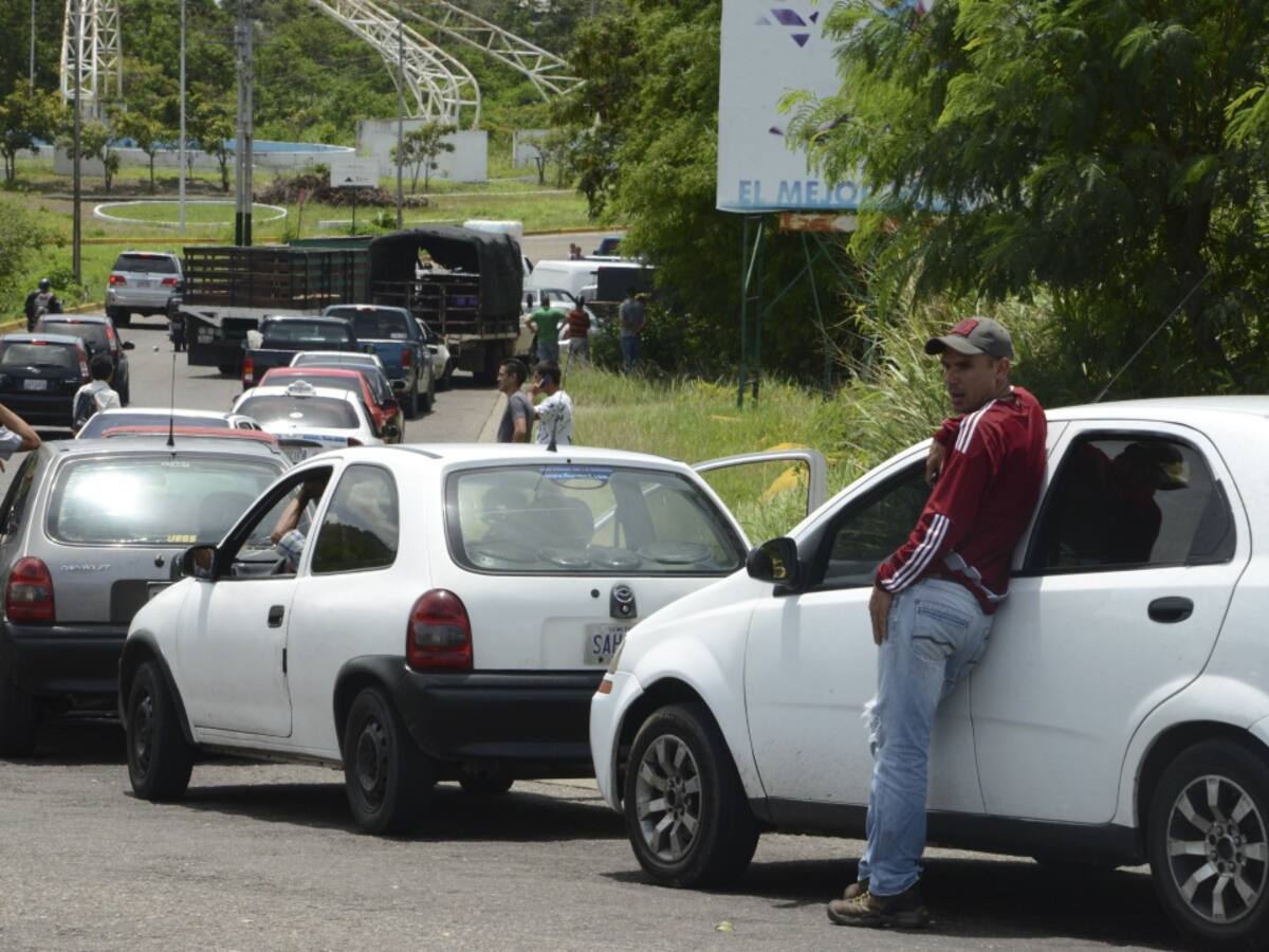Gobierno suspende decreto de internación de vehículos venezolanos