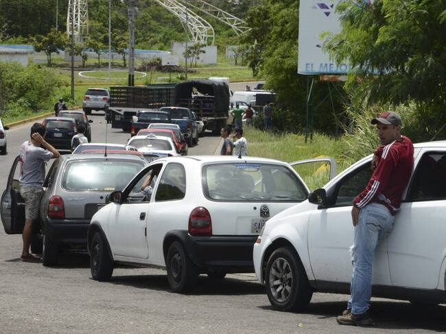 Gobierno suspende decreto de internación de vehículos venezolanos