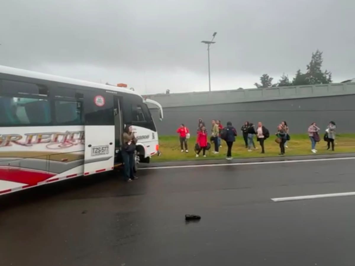 Intolerancia en la vía Chia-Bogotá: motociclista lanzó gas pimienta a conductor de bus