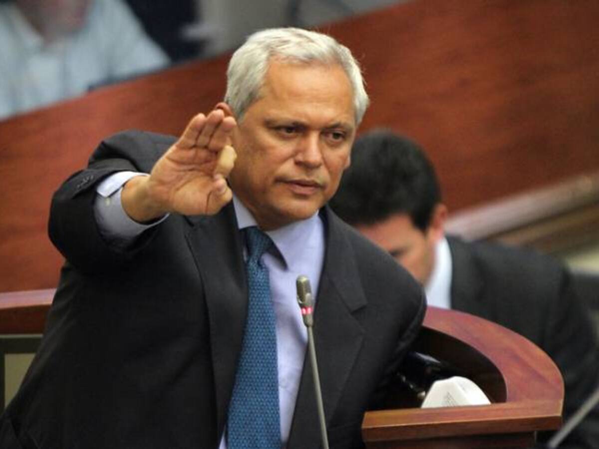 No denuncié caso de acoso sexual por falta de información: senador Andrade