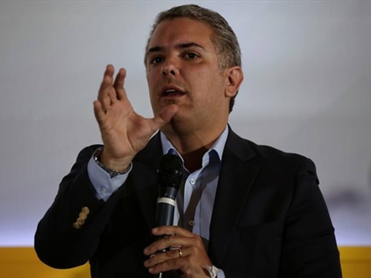 Algunos programas para atención a víctimas tienen debilidades administrativas: Duque