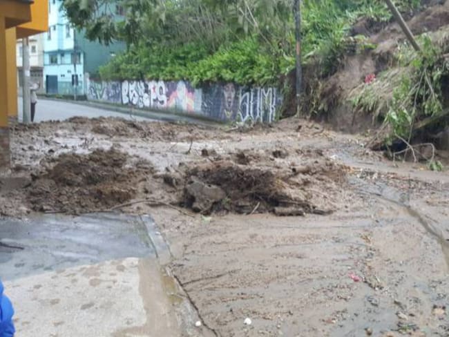 La ruptura del tubo originó un deslizamiento y el colapso del muro.