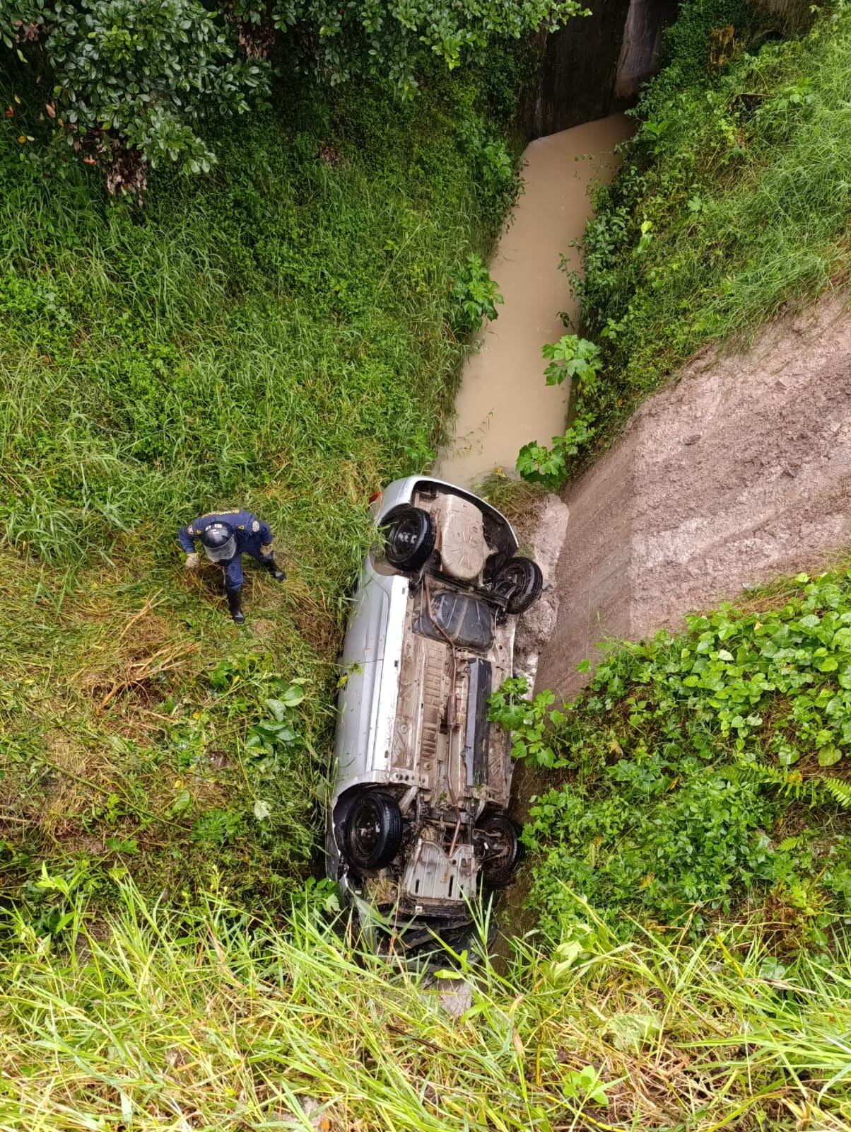 Es fundamental reducir la velocidad y mantener una distancia. Foto Bomberos Voluntarios de Pitalito.