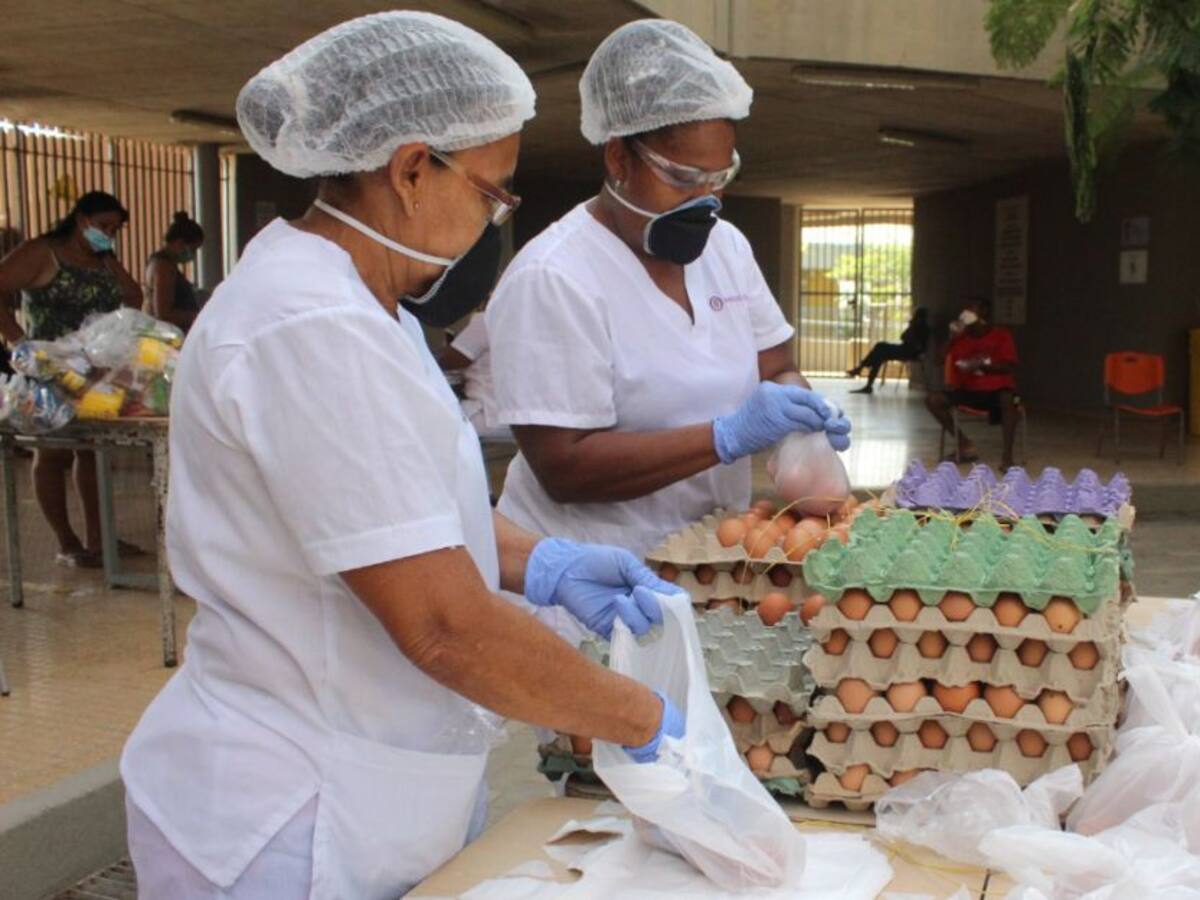 Entregan raciones alimentarias en el colegio Pies Descalzos de Cartagena