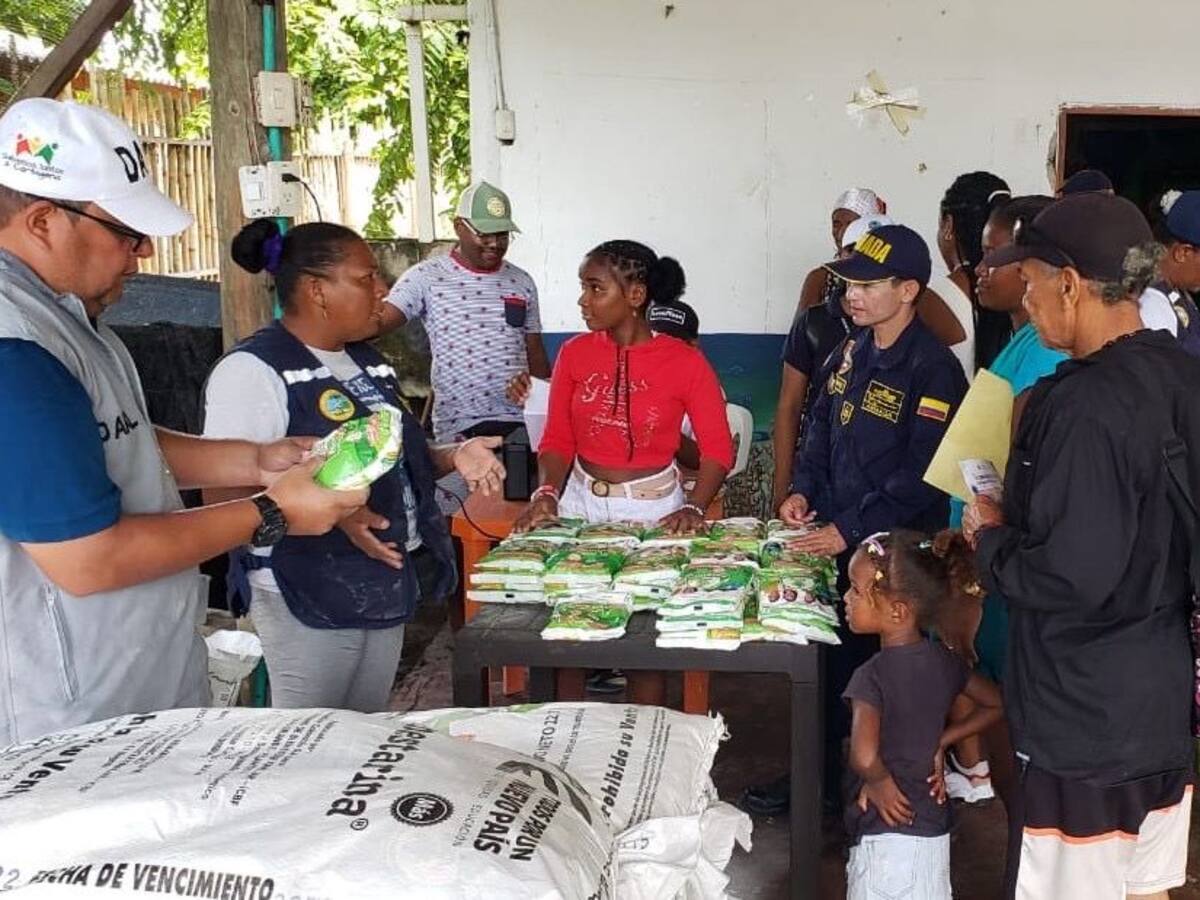 Armada y Alcaldía de Cartagena entregaron toneladas de ayudas en zona insular