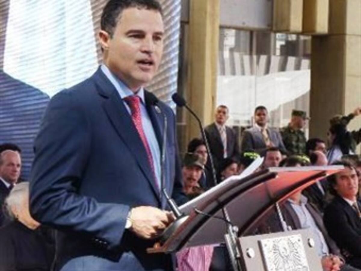 Alcalde de Medellín rindió versión libre por sus presuntos nexos con paramilitares