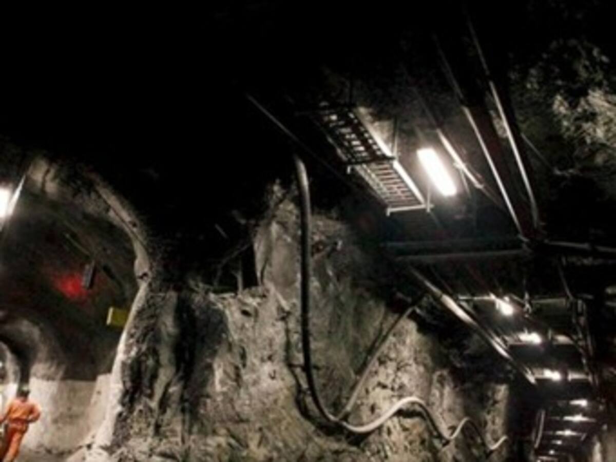 Contraloría advierte "un grave riesgo" por la reapertura de títulos mineros